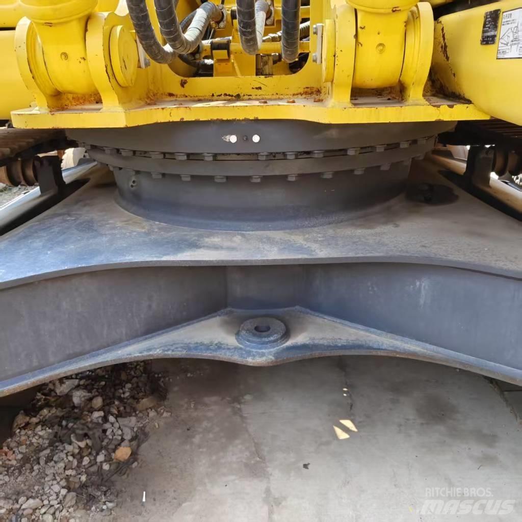 Komatsu PC 350-8 Pásová rýpadla