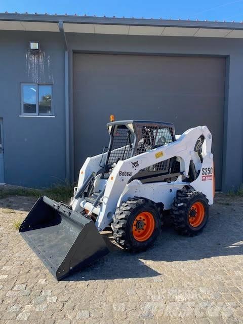Bobcat S 250 Smykem řízené nakladače