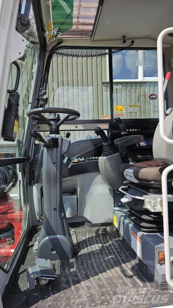 Takeuchi TB295W Kolová rýpadla