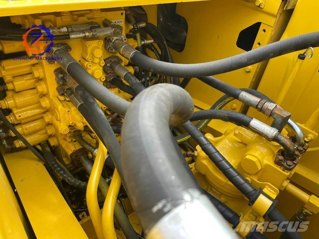 Komatsu PC 220-8 Pásová rýpadla