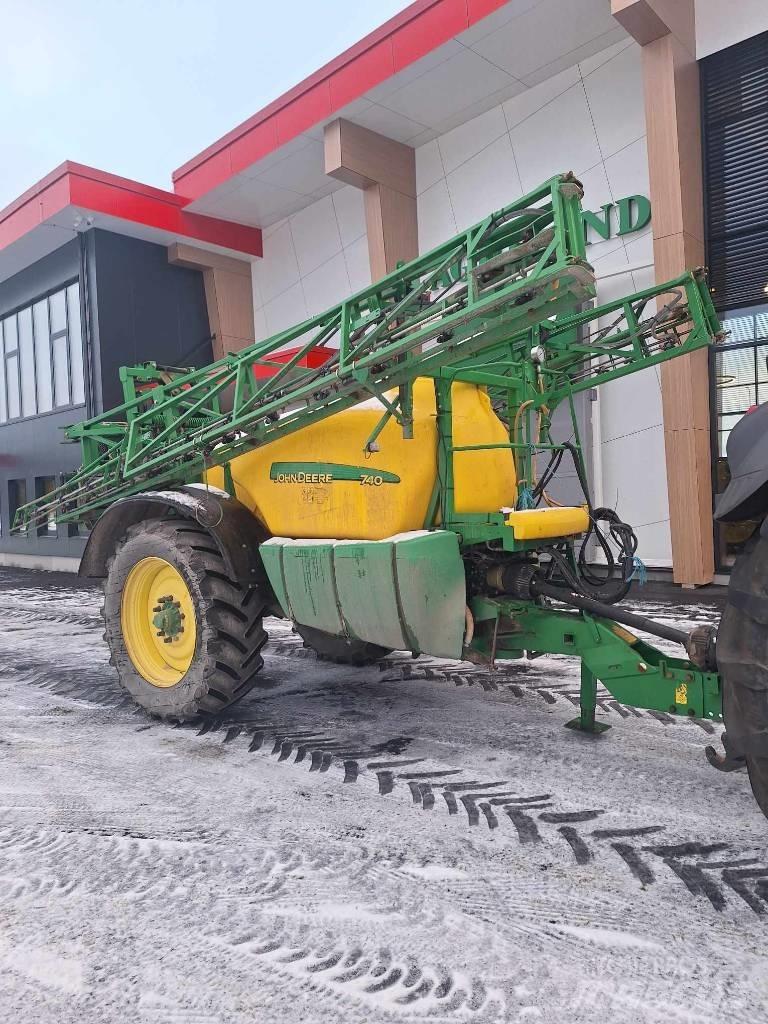 John Deere 740 Tažené postřikovače