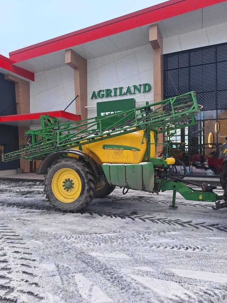 John Deere 740 Tažené postřikovače