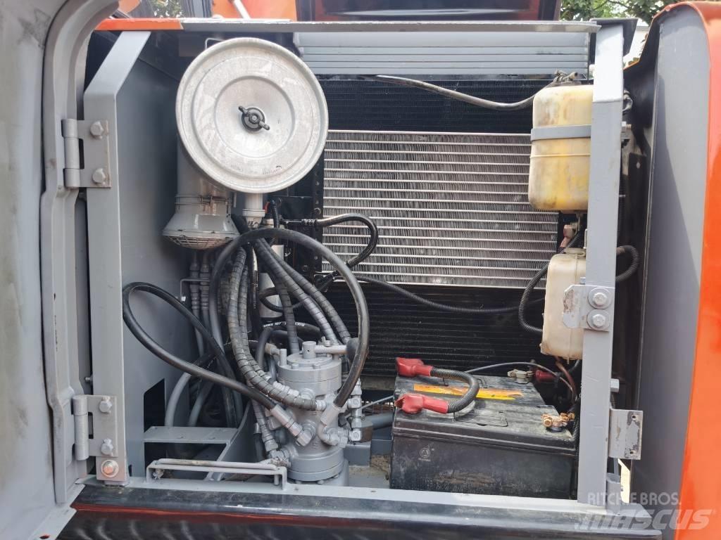 Hitachi EX 120-5 Pásová rýpadla