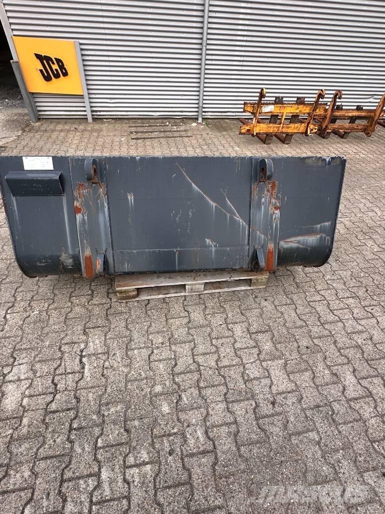 JCB Læsseskovl - 226cm Lopaty