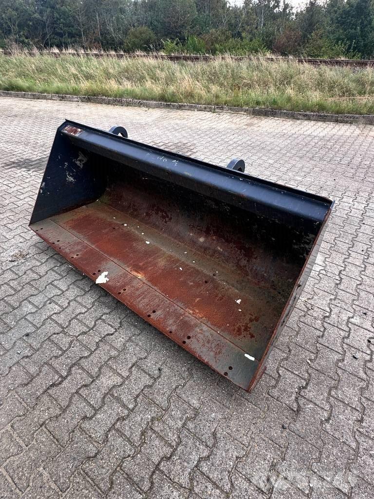 JCB Læsseskovl - 226cm Lopaty