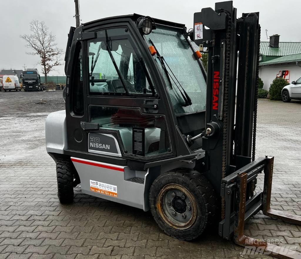 Nissan UG1D2A30LQ LPG vozíky
