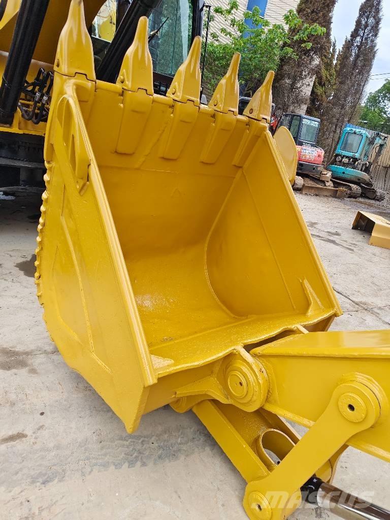 CAT 330D2L Pásová rýpadla