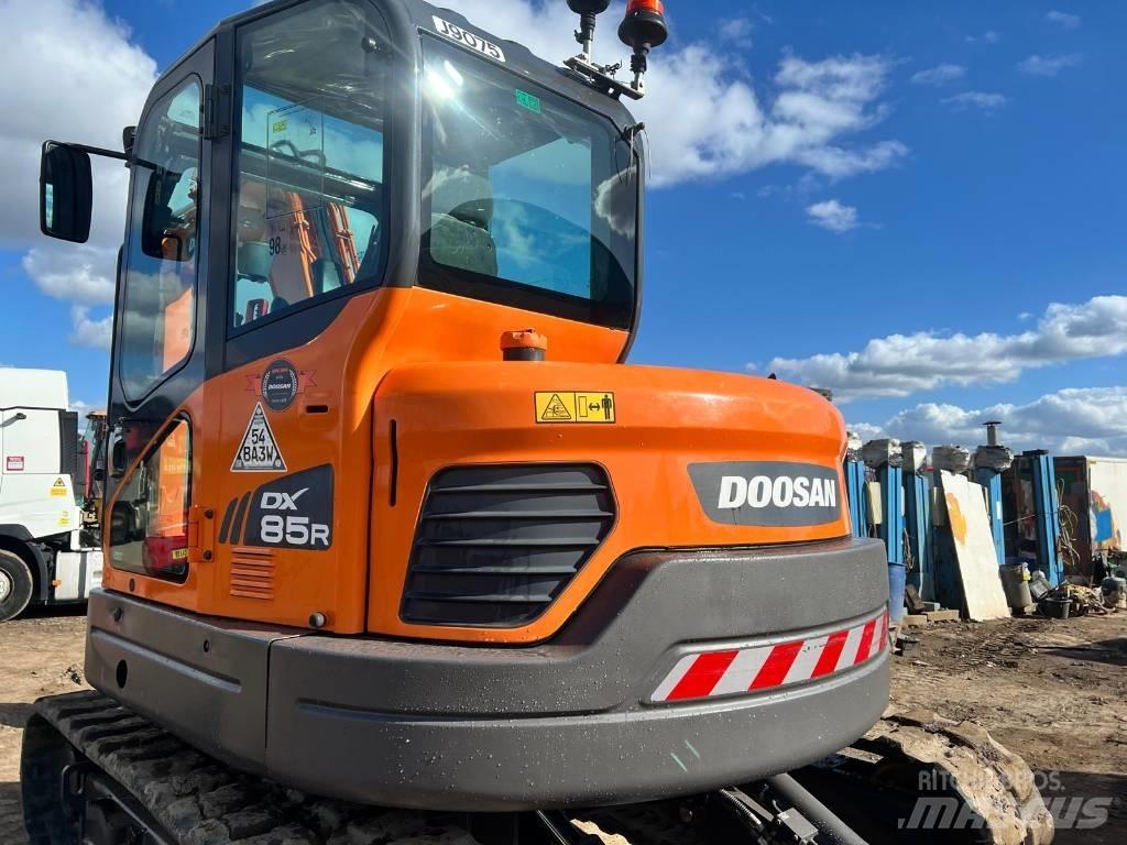 Doosan DX 85 R Midi rýpadla 7t - 12t