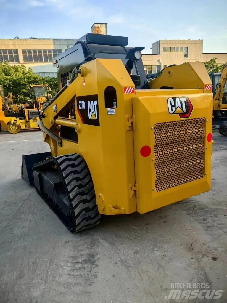 CAT 277 D Smykem řízené nakladače
