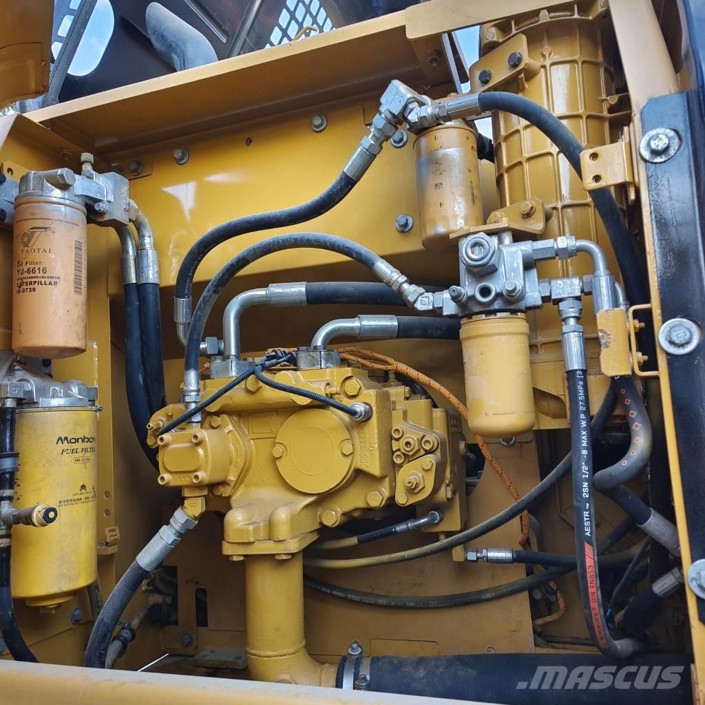 CAT 320 D Pásová rýpadla
