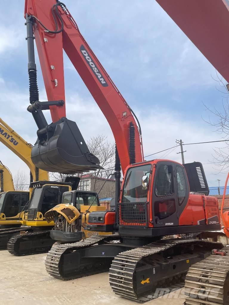 Doosan DX 225LC-9C Pásová rýpadla