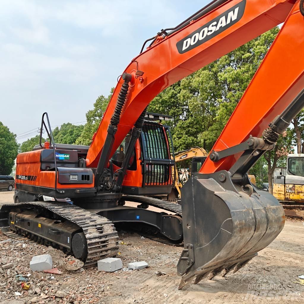 Doosan DX225-9C Pásová rýpadla