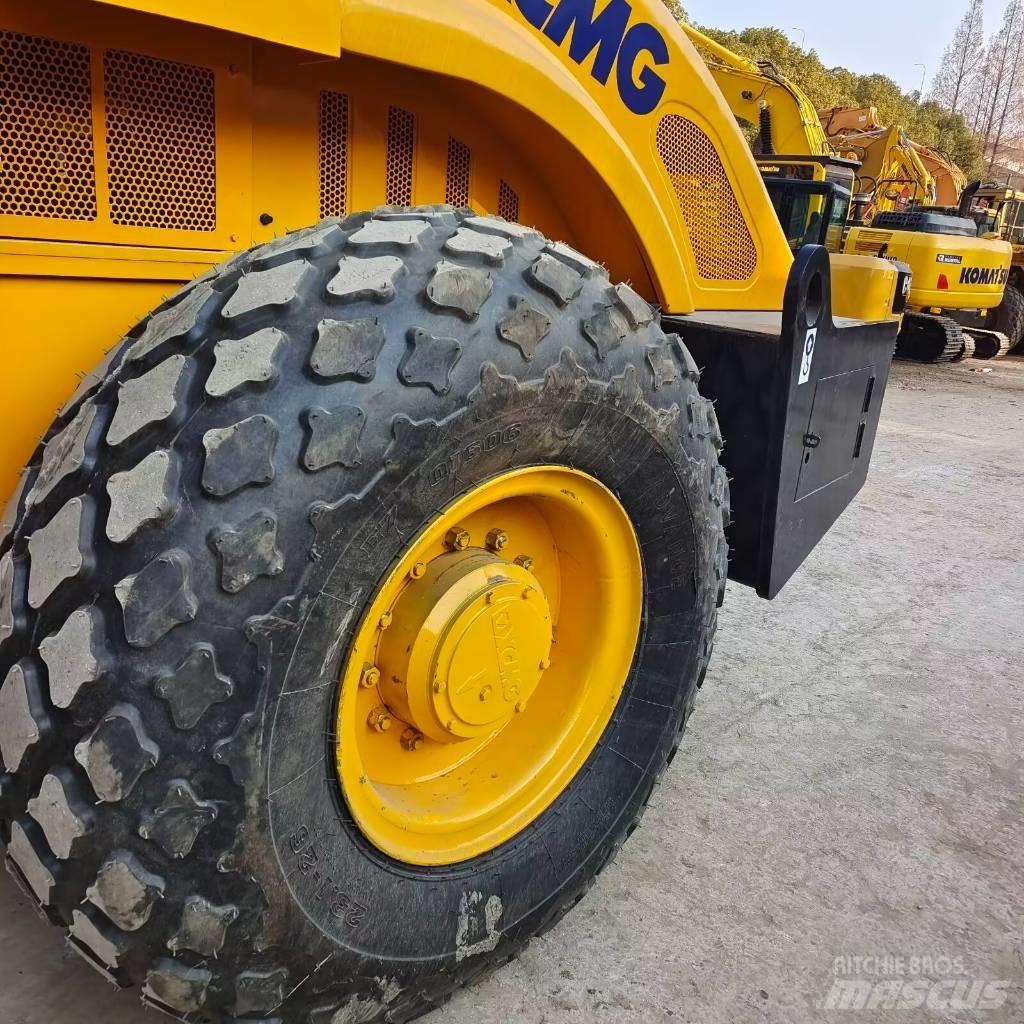 XCMG XS 142 J Tahačové válce