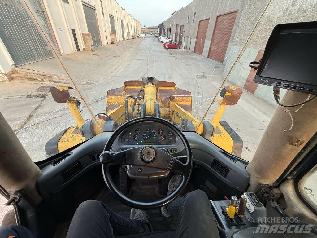 Komatsu WA 380-5H Kolové nakladače