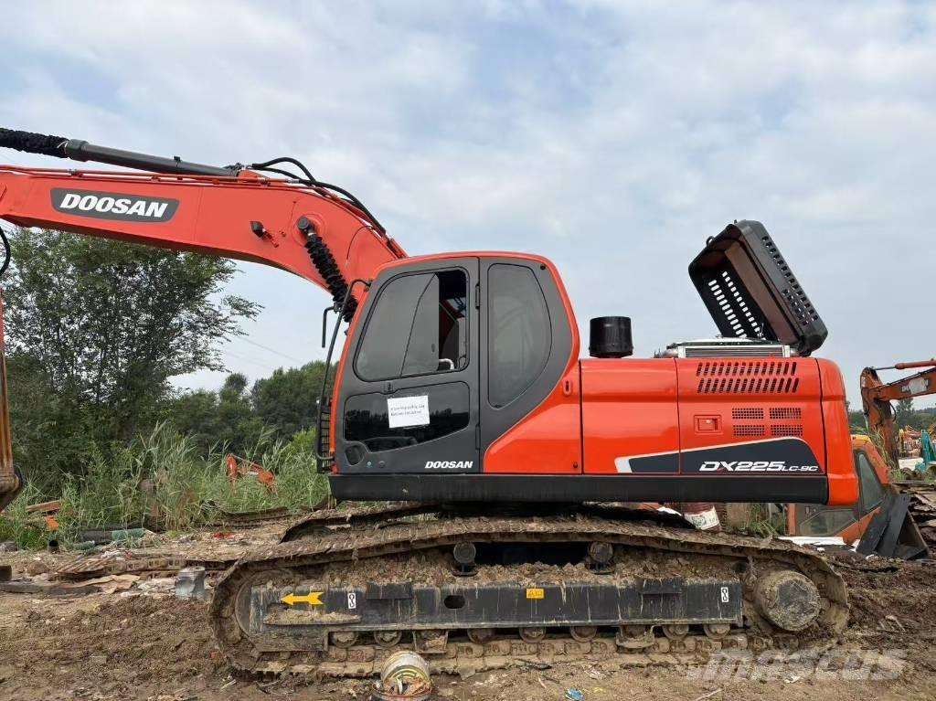 Doosan DX225LC-9C Pásová rýpadla
