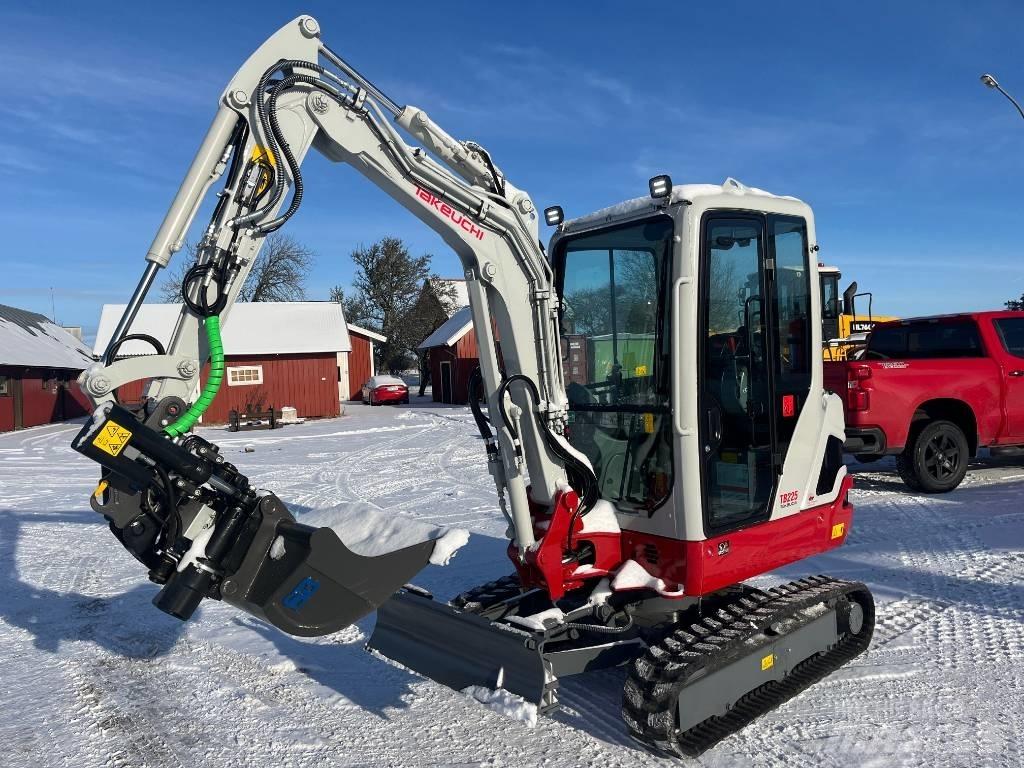 Takeuchi TB225 Mini rýpadla < 7t