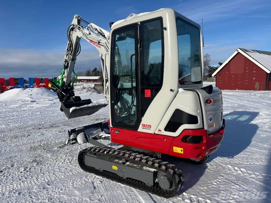 Takeuchi TB225 Mini rýpadla < 7t