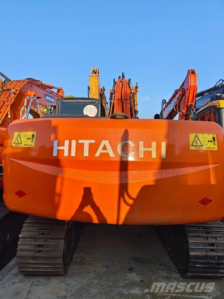 Hitachi ZX 210 Pásová rýpadla