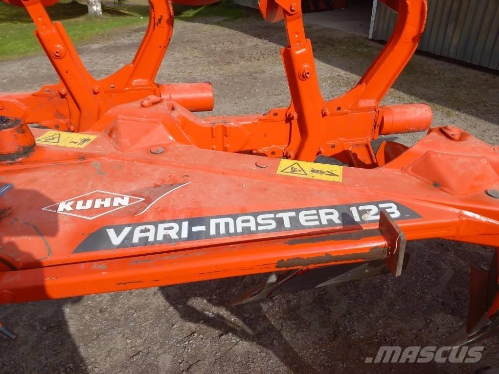 Kuhn Vari-Master 123 Oboustranné pluhy