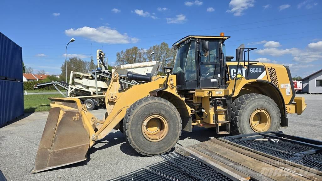 CAT 966K Radlader Kolové nakladače