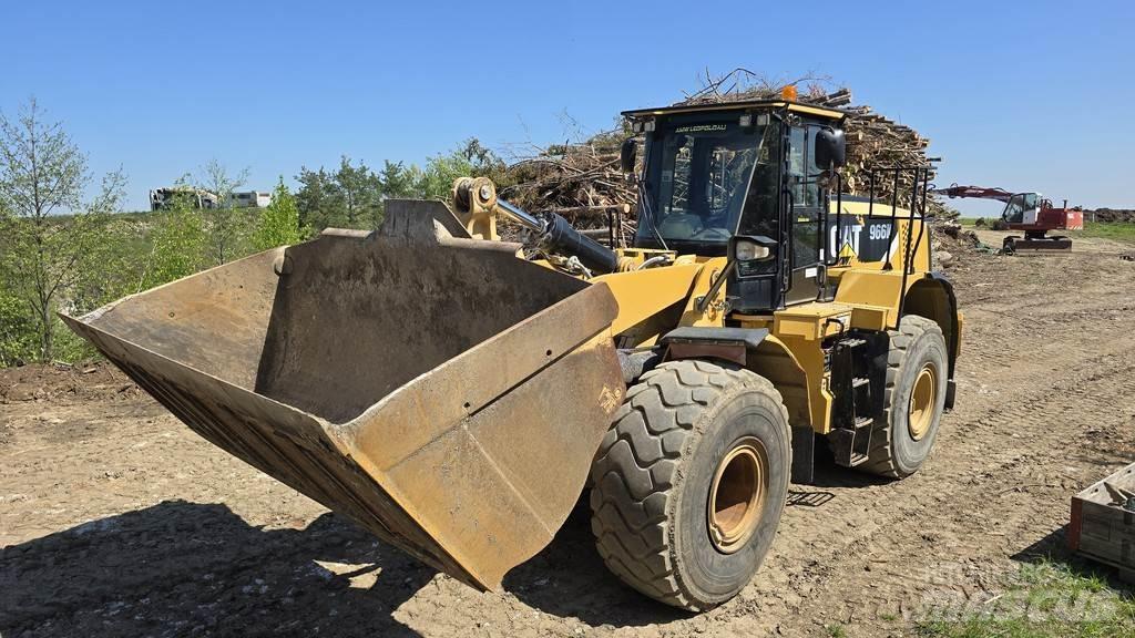 CAT 966K Radlader Kolové nakladače