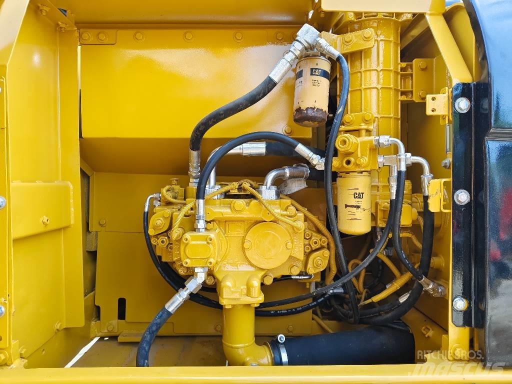CAT 320 D Pásová rýpadla