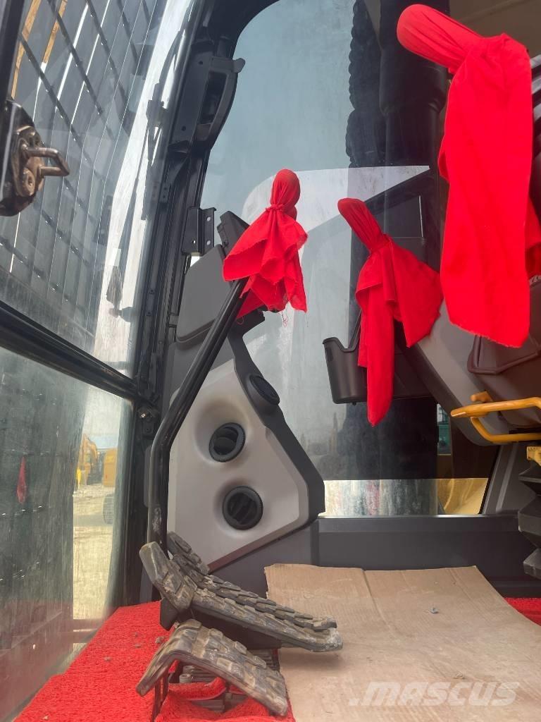 CAT 323GC Pásová rýpadla