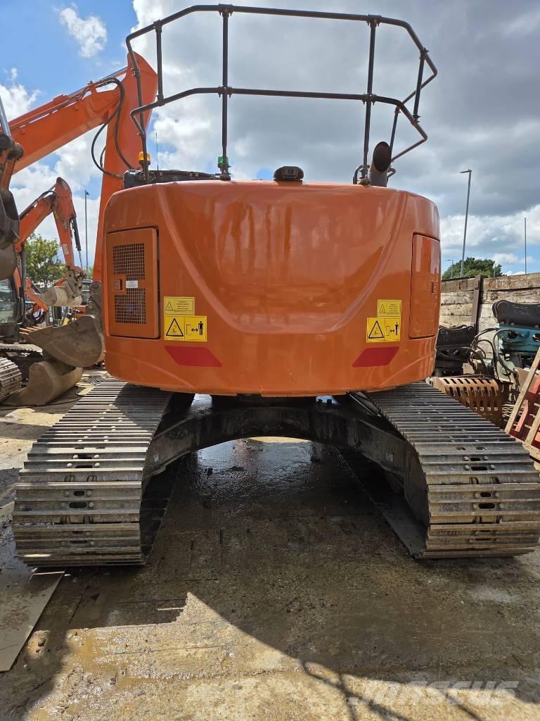 Hitachi ZX225US-6 Pásová rýpadla