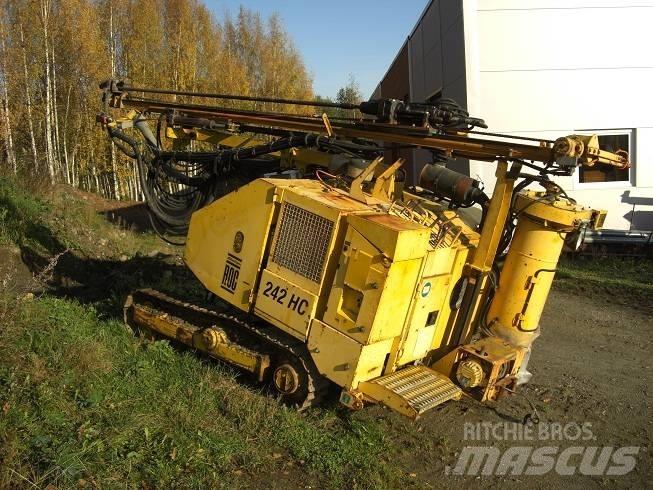 Atlas Copco ROC 242 Povrchové vrtací stroje