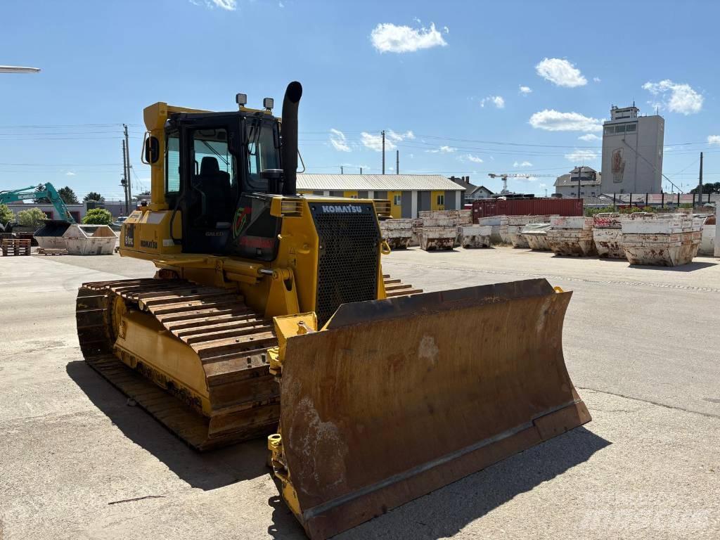 Komatsu 61 PX Pásové dozery