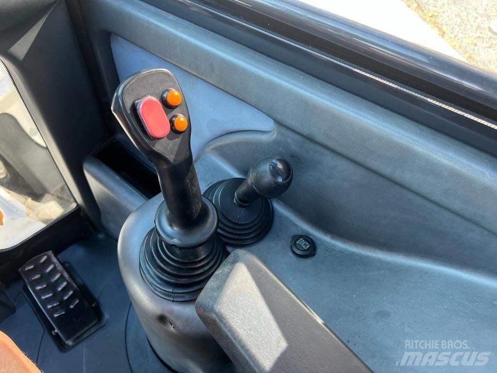 Yanmar 1201 Kolové nakladače