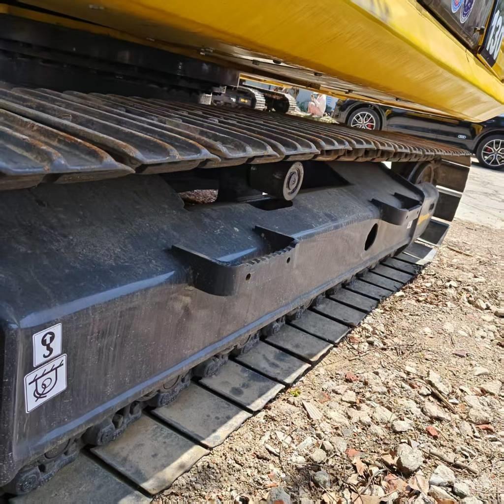 Komatsu PC 130 Pásová rýpadla