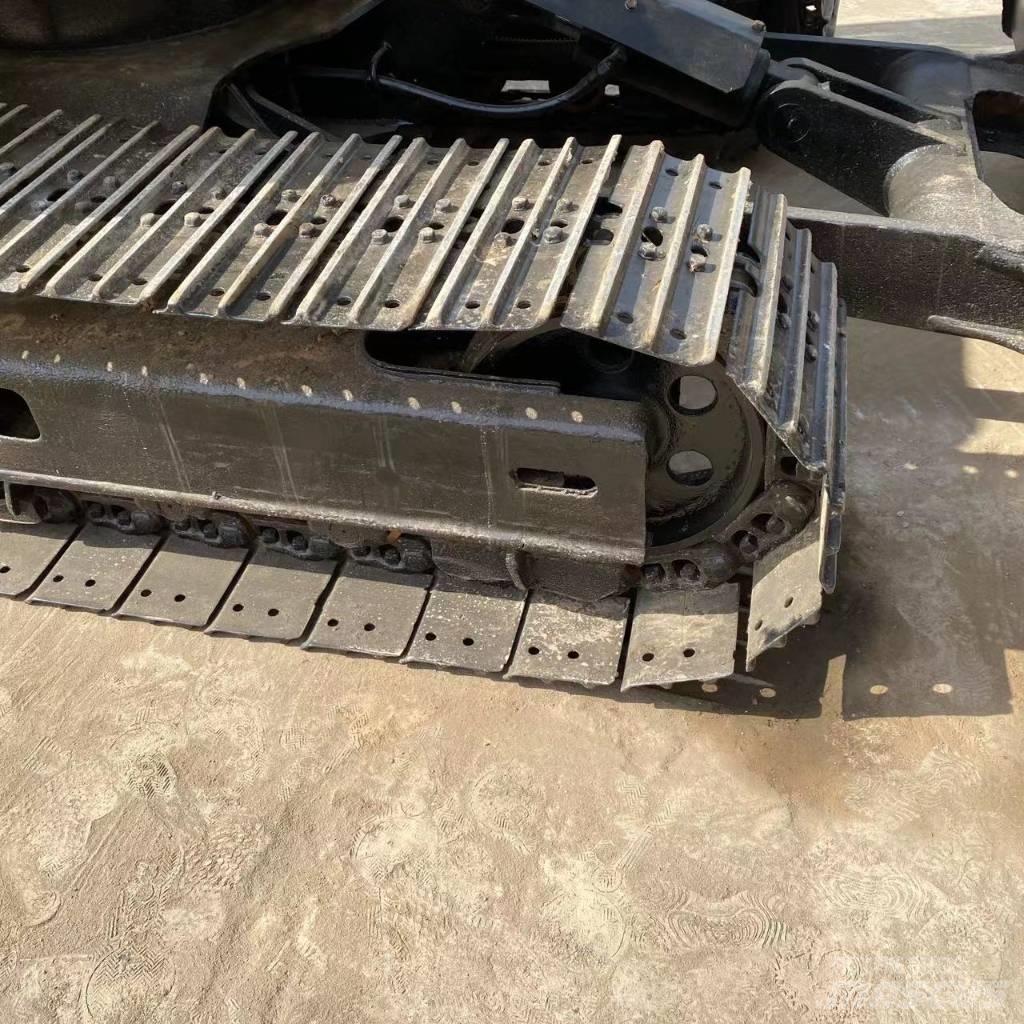 Komatsu PC 60 Pásová rýpadla