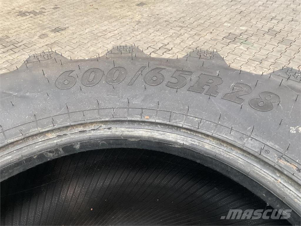 BKT 600/65R28 Pneumatiky, kola a ráfky