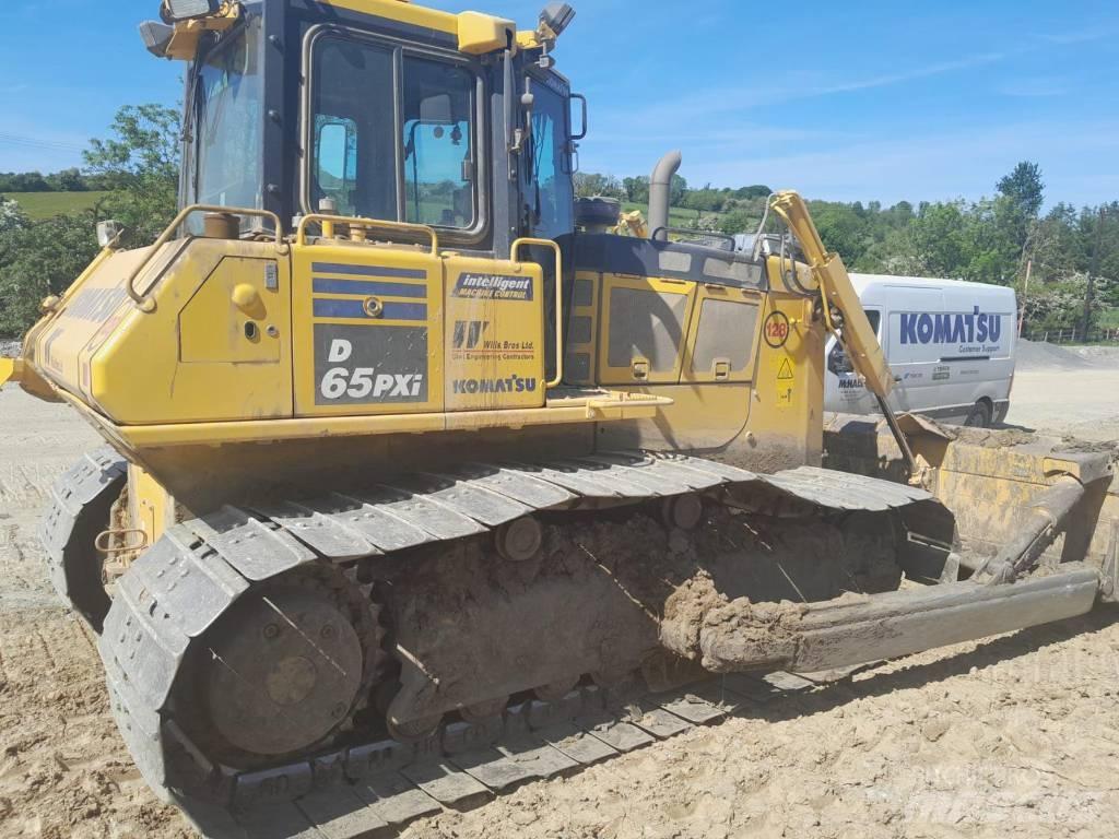 Komatsu D65PX-18 Pásové dozery