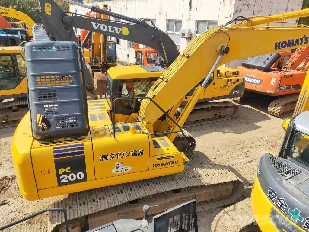 Komatsu PC200-7 Pásová rýpadla