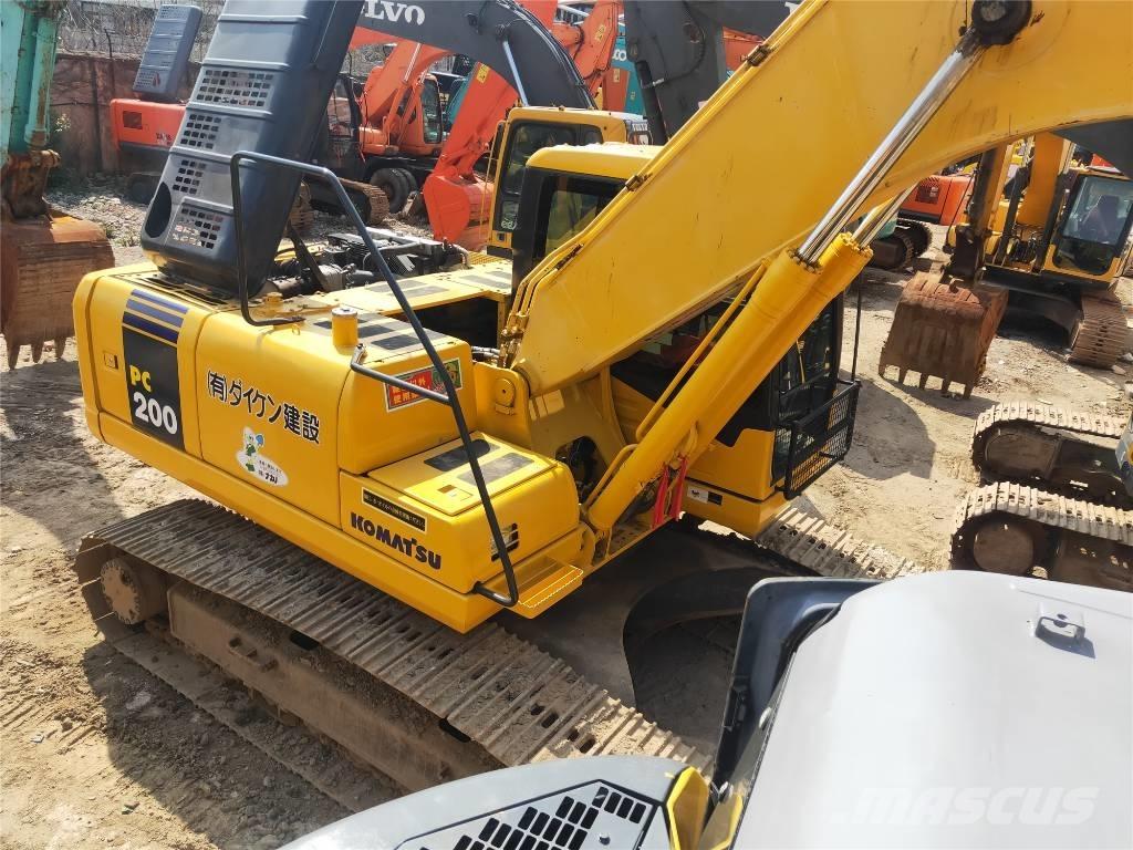 Komatsu PC200-7 Pásová rýpadla