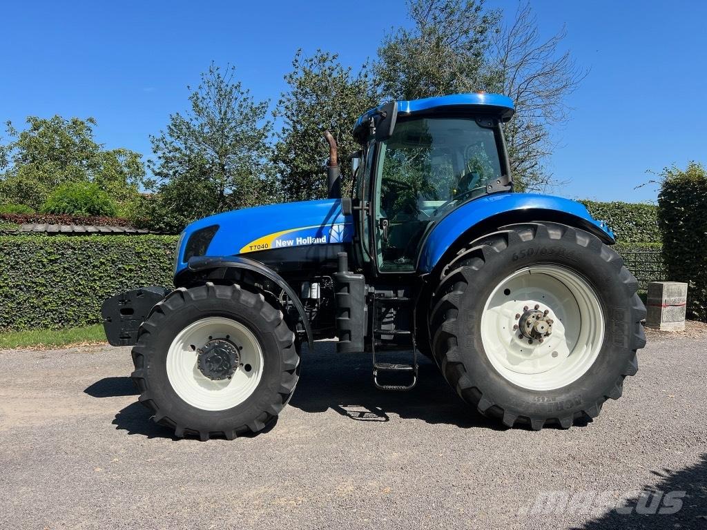 New Holland T 7040 Traktory