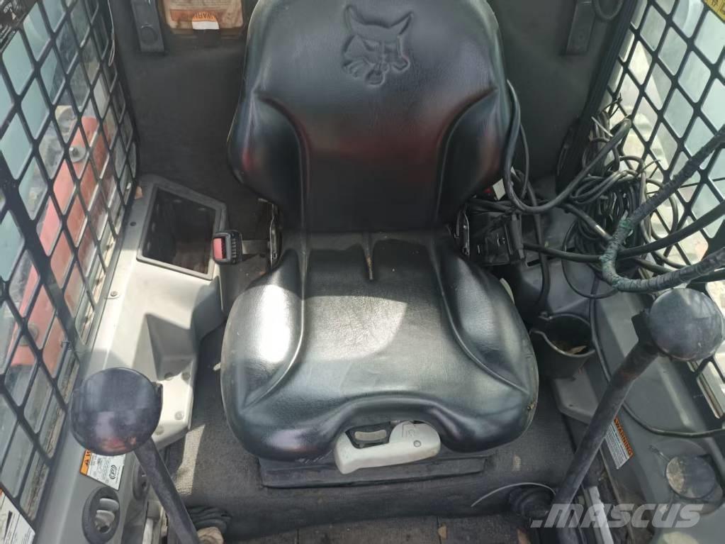 Bobcat T 770 Smykem řízené nakladače
