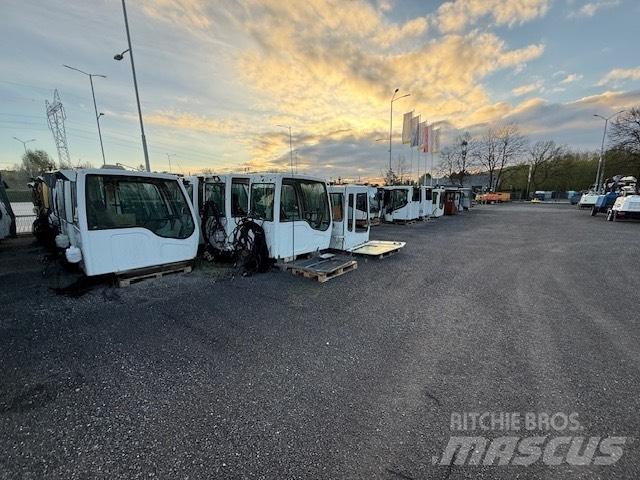 Liebherr USED CAB Kabiny a interiér