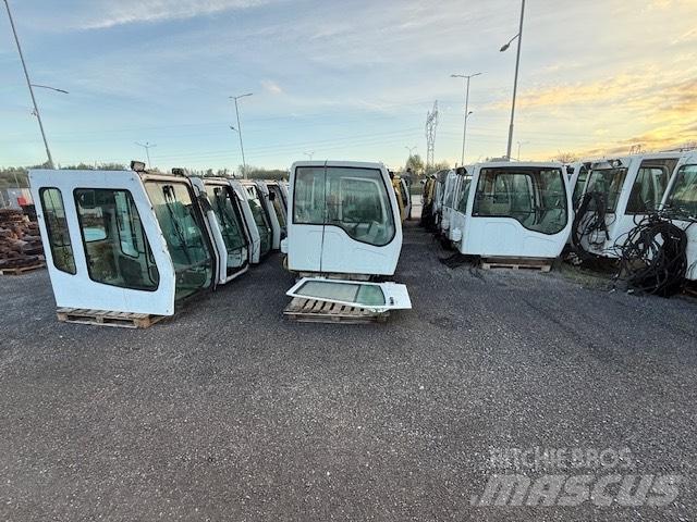Liebherr USED CAB Kabiny a interiér