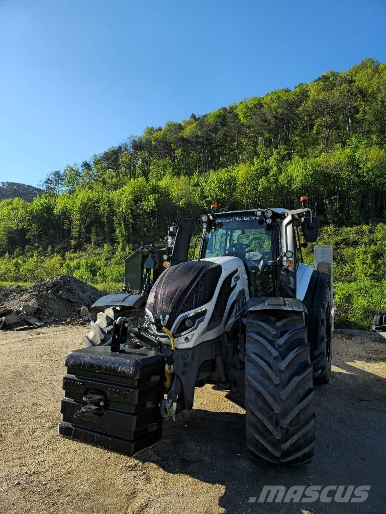 Valtra T 235 Traktory