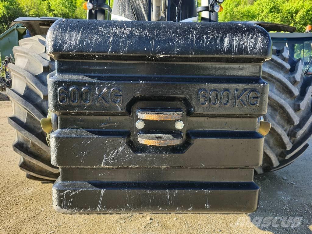 Valtra T 235 Traktory