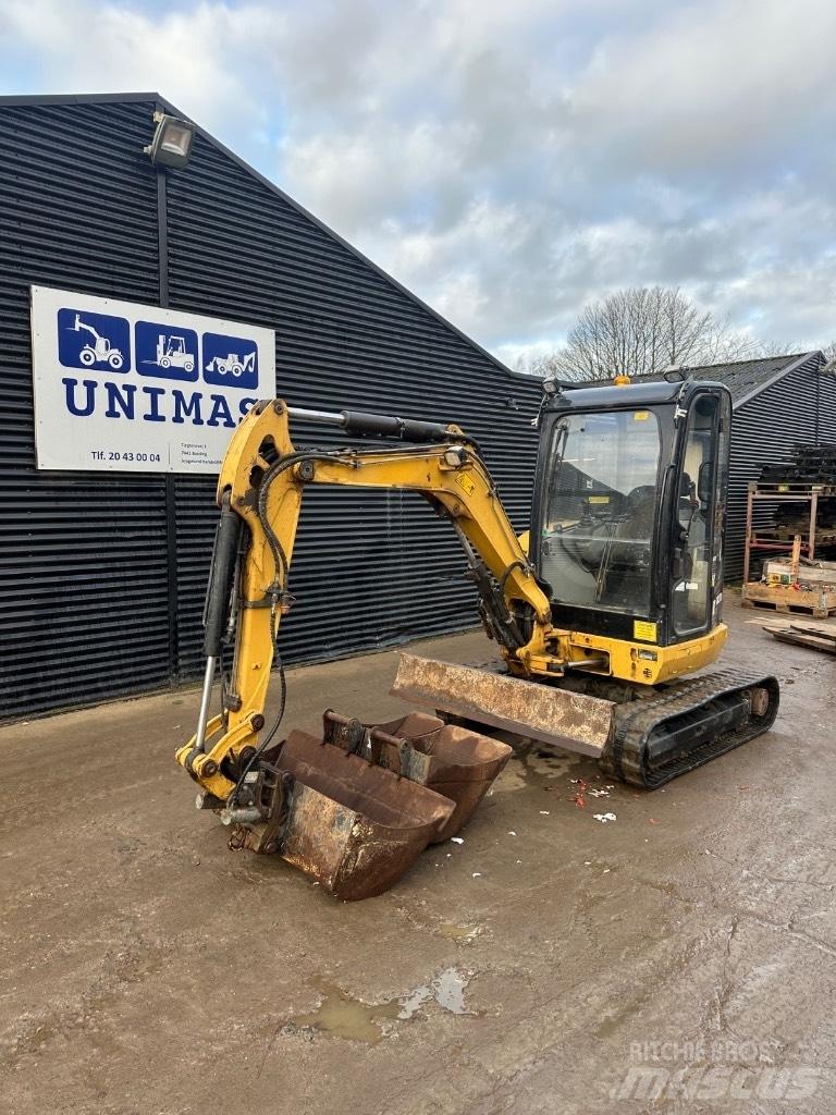 CAT 302.7DCR Mini rýpadla < 7t