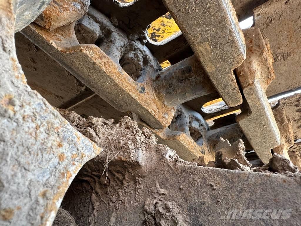 JCB JS 200 LC Pásová rýpadla