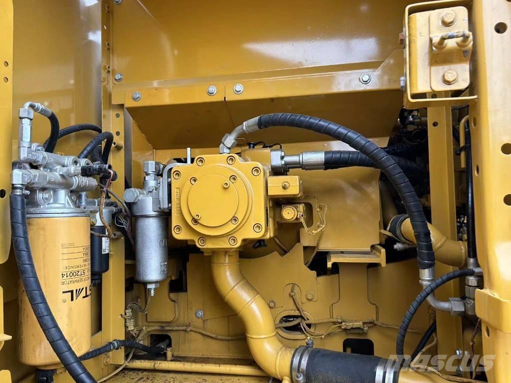 CAT 320 Pásová rýpadla