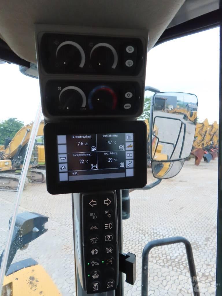 CAT 972 MXE Kolové nakladače