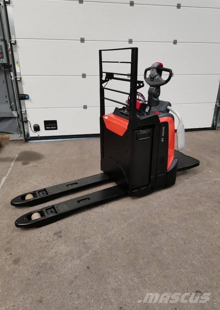 Toyota LPE220 Nízkozdvižný vozík s plošinou