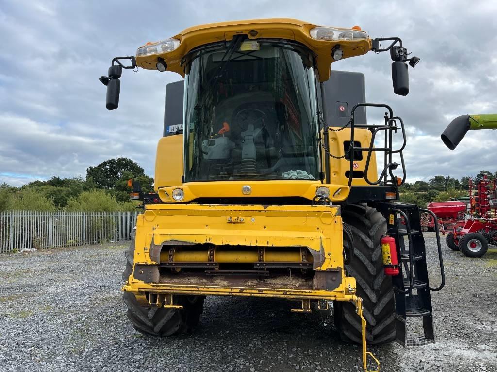 New Holland CX 8070 Sklízecí mlátičky