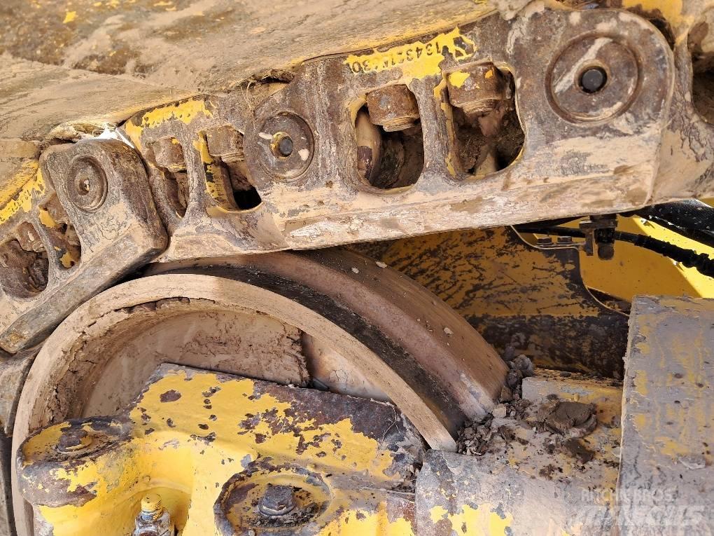Komatsu D61PXI-24E0 Pásové dozery